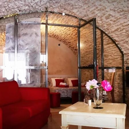 Chambre D Hote De Charme Avec Plein D Authenticite Du 13 Eme Siecle Chateauneuf-du-Pape Bagian luar foto