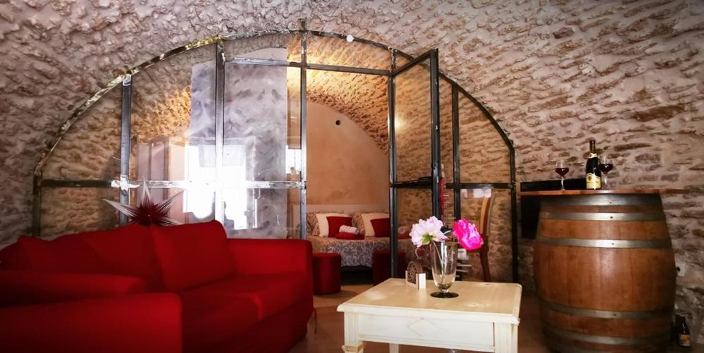 Chambre D Hote De Charme Avec Plein D Authenticite Du 13 Eme Siecle Chateauneuf-du-Pape Bagian luar foto