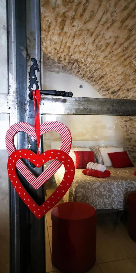 Chambre D Hote De Charme Avec Plein D Authenticite Du 13 Eme Siecle Chateauneuf-du-Pape Bagian luar foto
